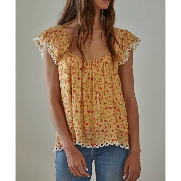 By Together Tops - By Together Yellow Floral Print Top w Cap Sleeves Women's Size Small Cottagecore